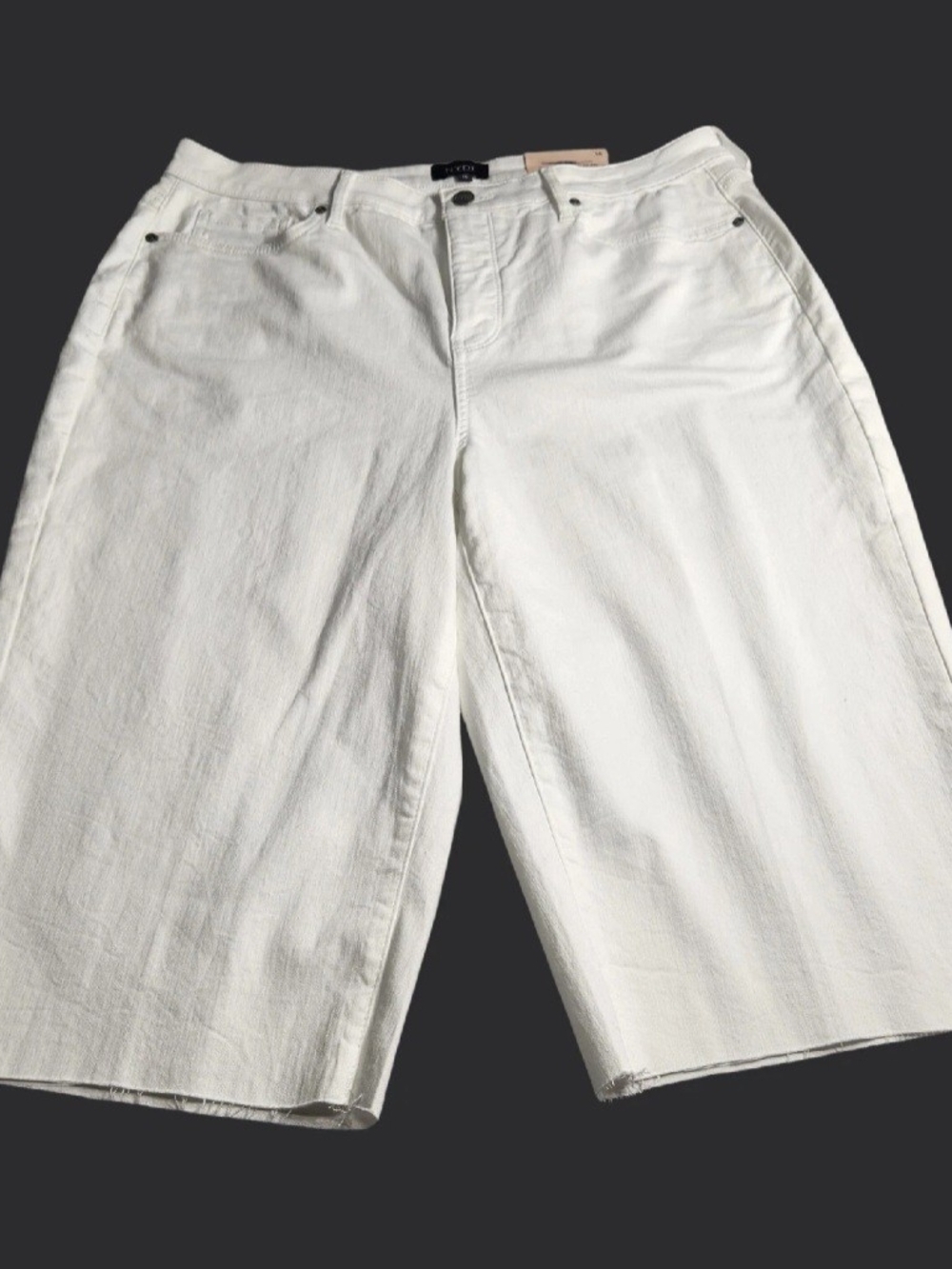 Nydj womens Size 10 Kristie Bermuda Optic White Stretch New 03